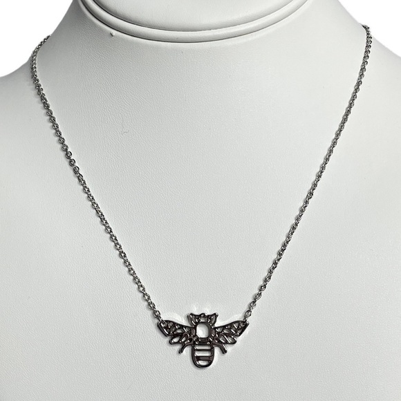Jewelry - Necklace with honeybee NWOT